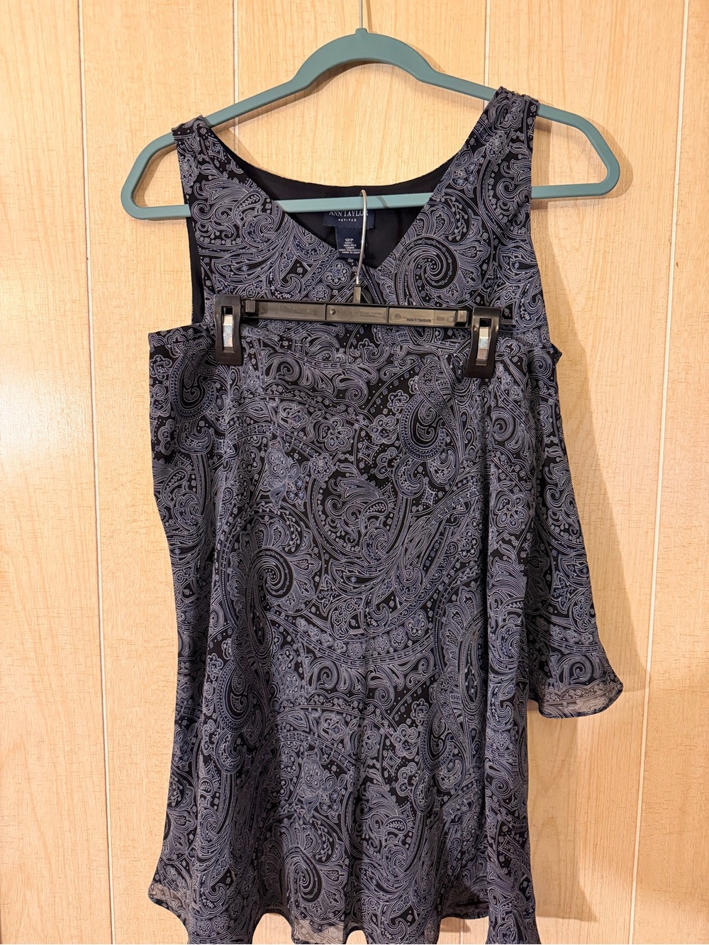 Ann Taylor Black Paisley V-Neck Camisole and Skirt Set - Picture 3 of 7